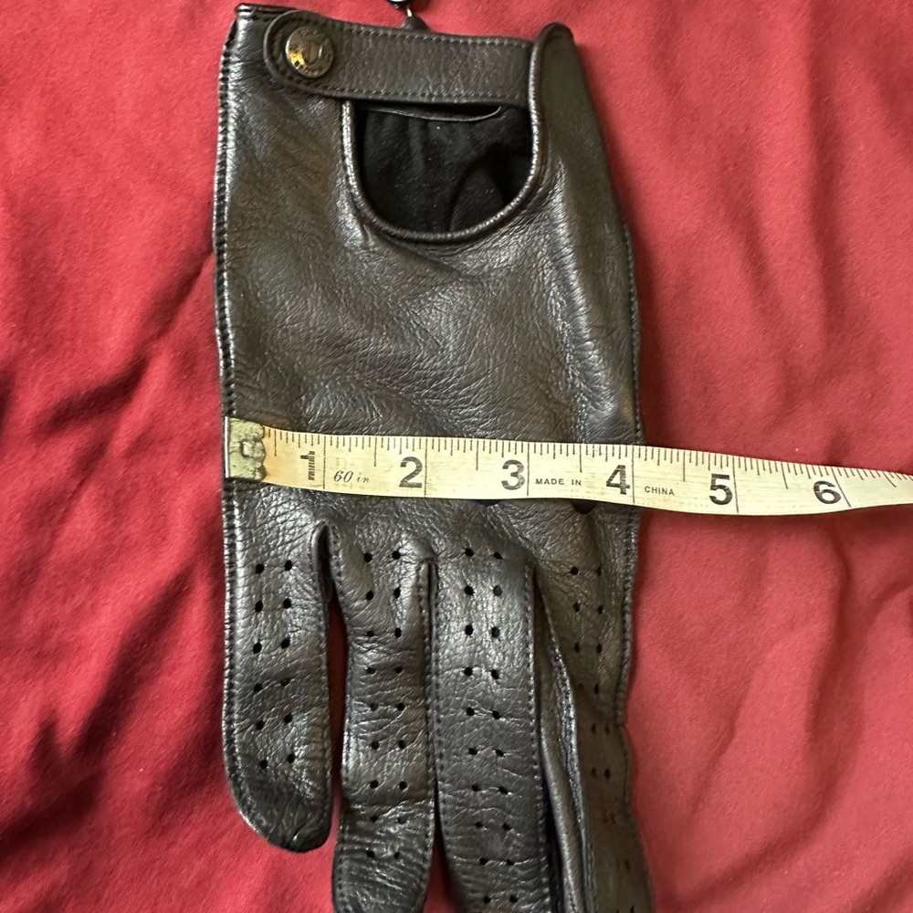 Black Brown 1826 Perforated Black Leather Gloves - Picture 5 of 5